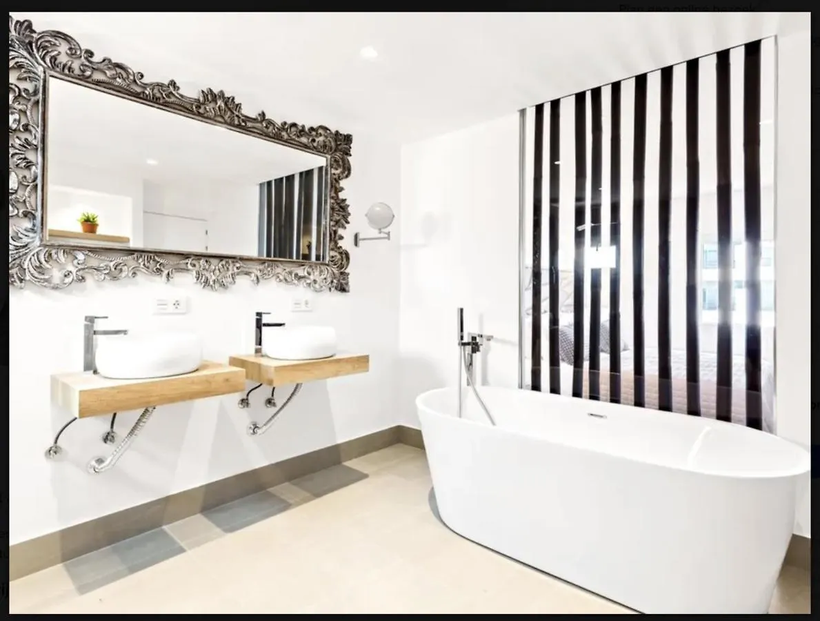 Puerto Banus Luxury Apartment Located In Harbor Marbella